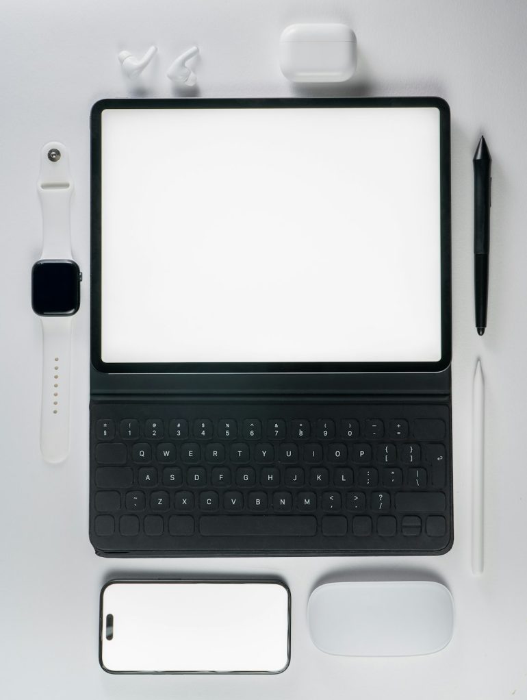 Top 7 Lightweight Mobile + Web Analytics Platforms App Makers Use When They Need Countly-Style Features But Less Overhead