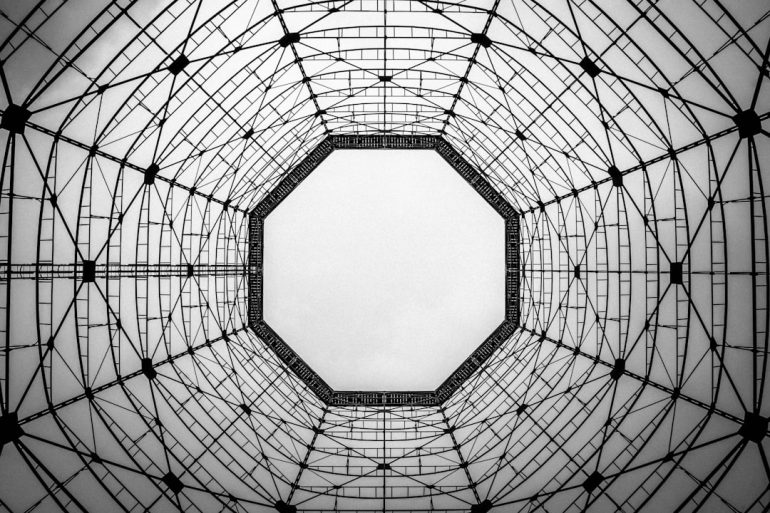 Data Mesh vs Central Platform: A Pragmatic View