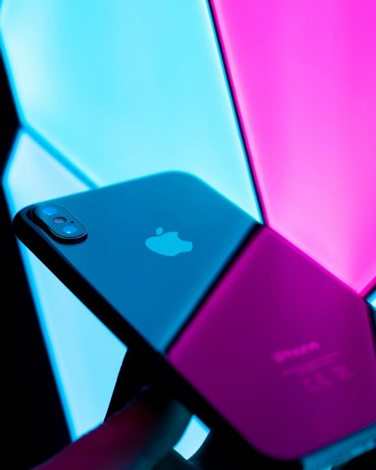 Favourite 4 Apple Wallet & Google Wallet Business Card Apps iPhone and Android Users Prefer