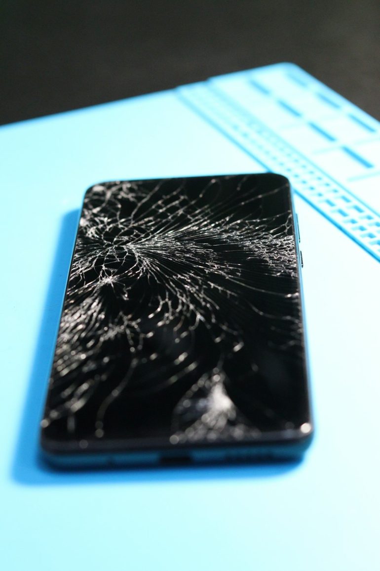 How to Show Yourself Offline on Facebook